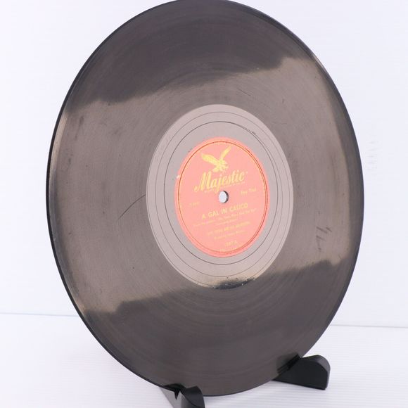 Louis Prima - A Gal In Calico / He / She Like It! - 1946 10" 78 rpm Record 1087 - Picture 5 of 16